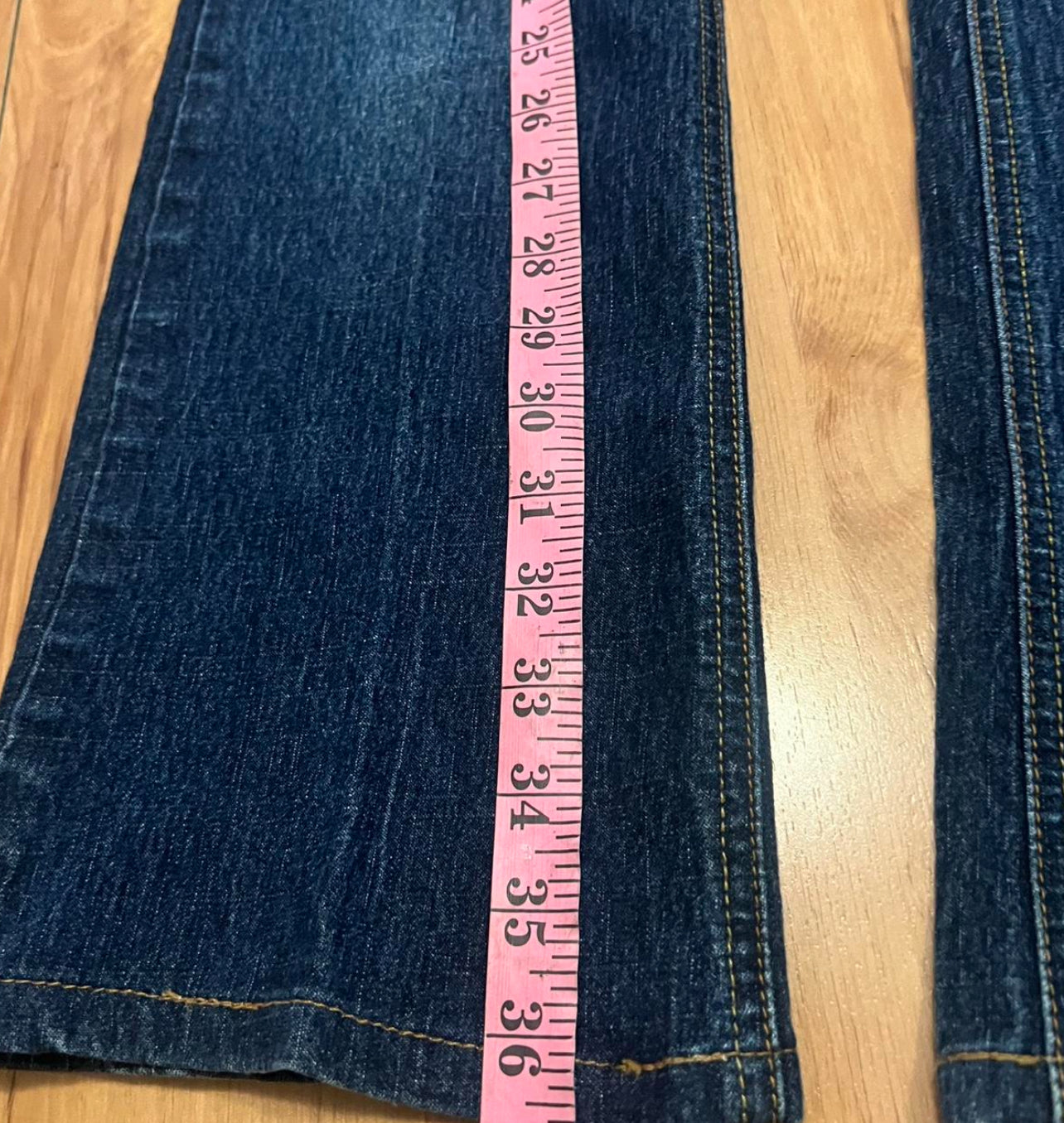 Embroidered 90’s low rise flare jeans size medium