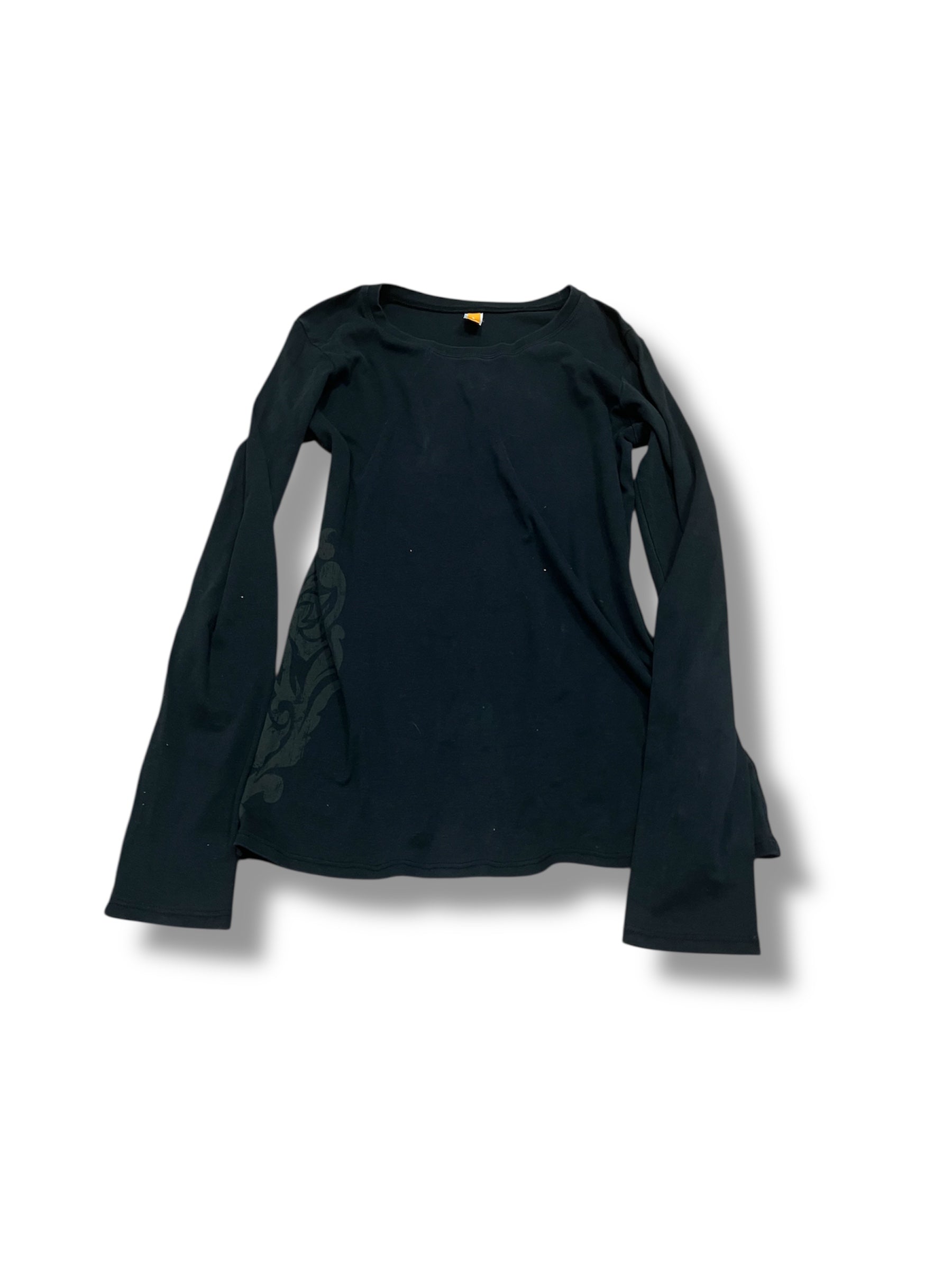 Black tribal long fitted sleeve size (large) fits medium