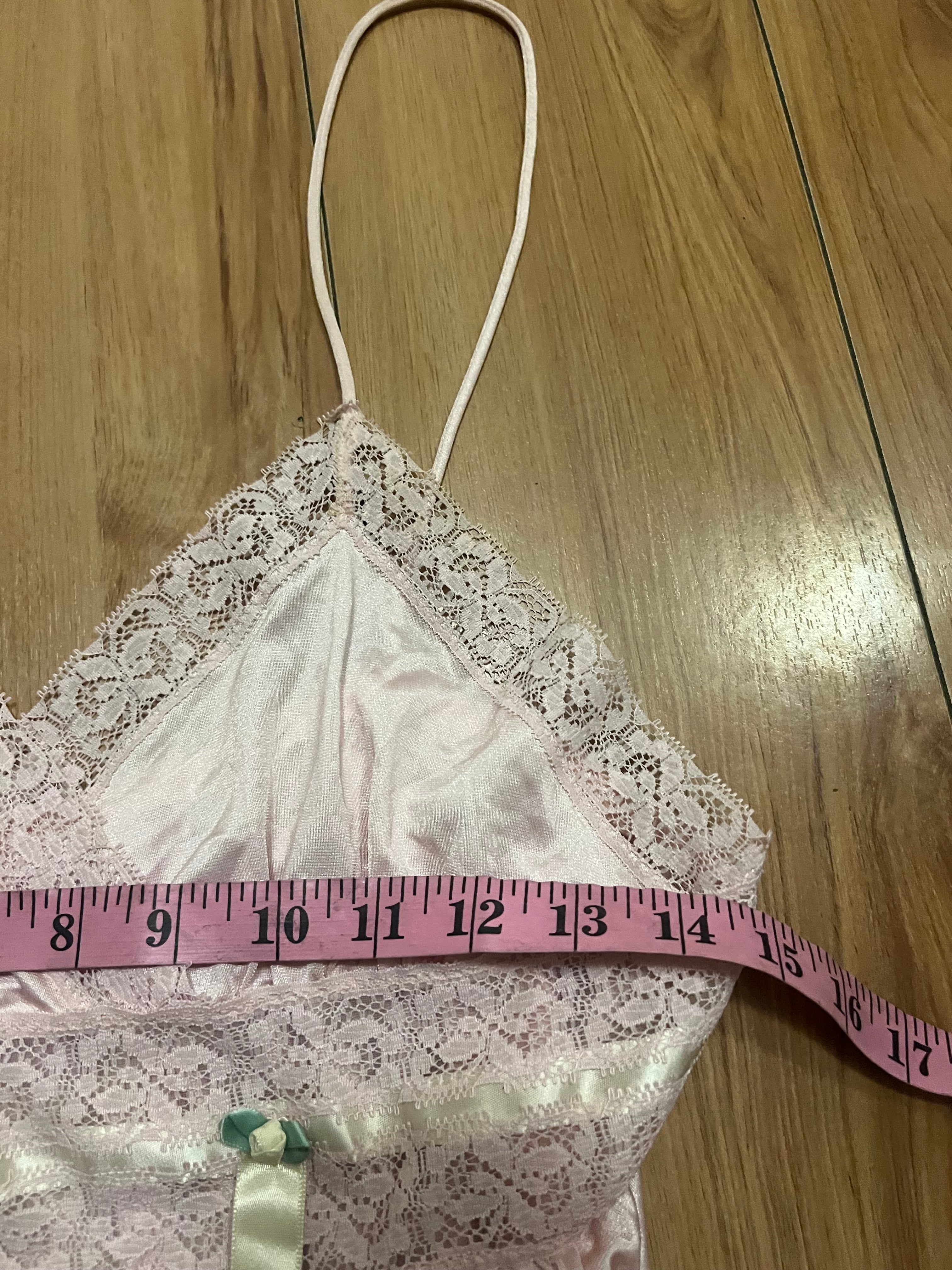 Pink 80’s glamours pink long lacey slip medium