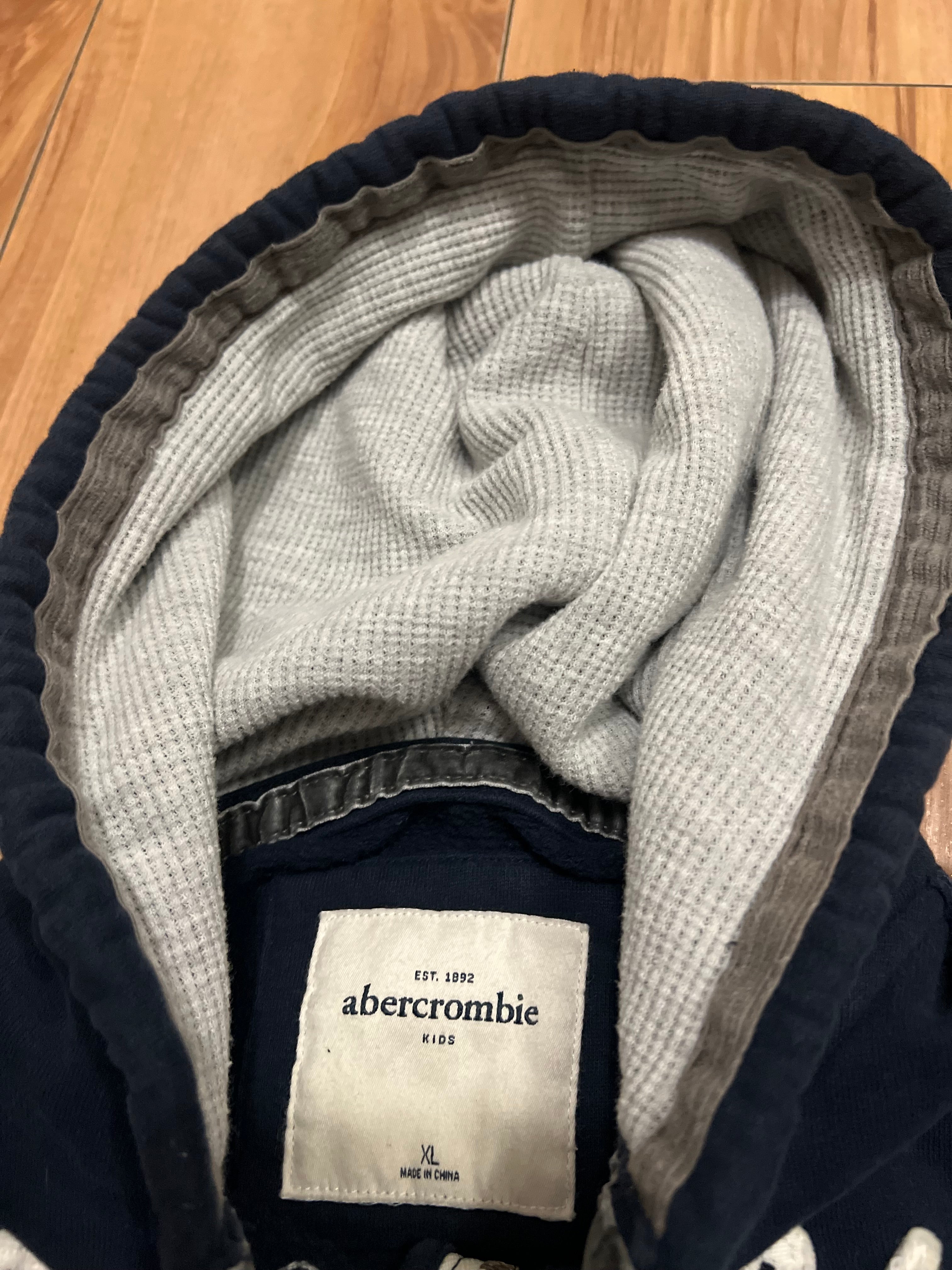 Navy blue Abercrombie size small sweater