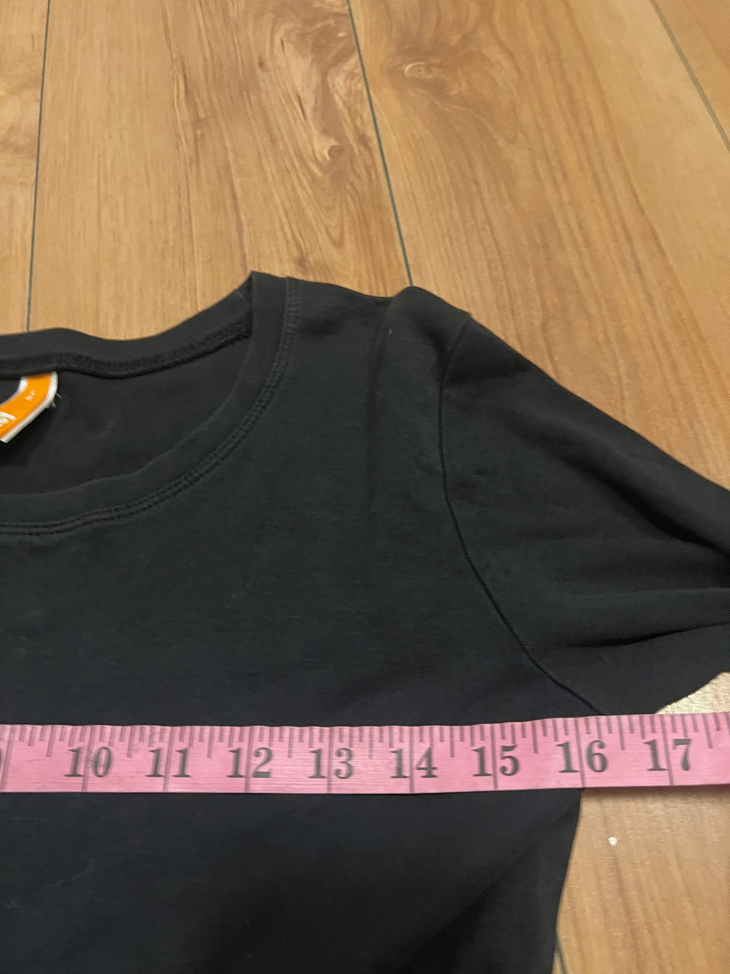 Black tribal long fitted sleeve size (large) fits medium