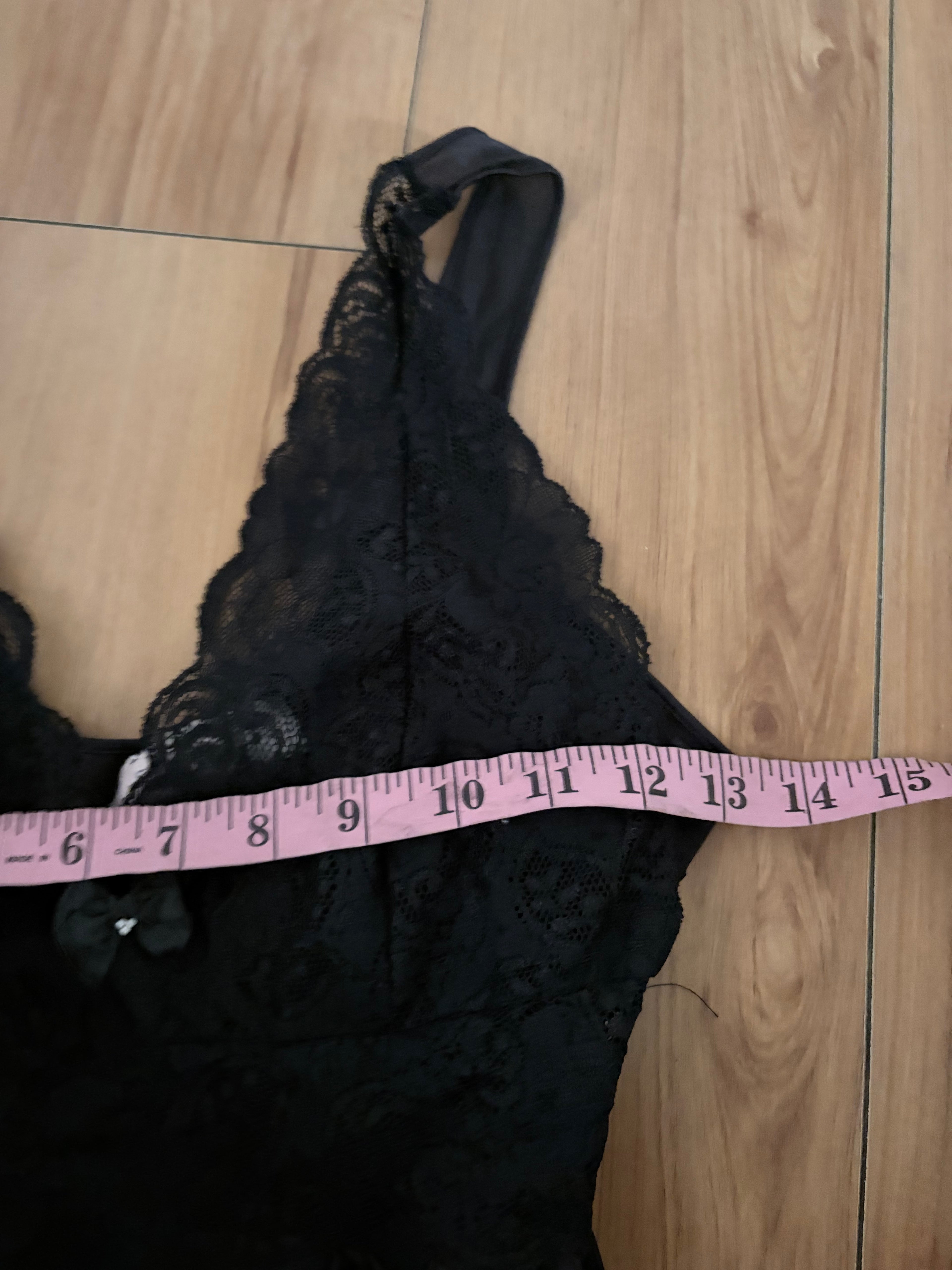 Black Lacey off the shoulder osh cami top with bow size small