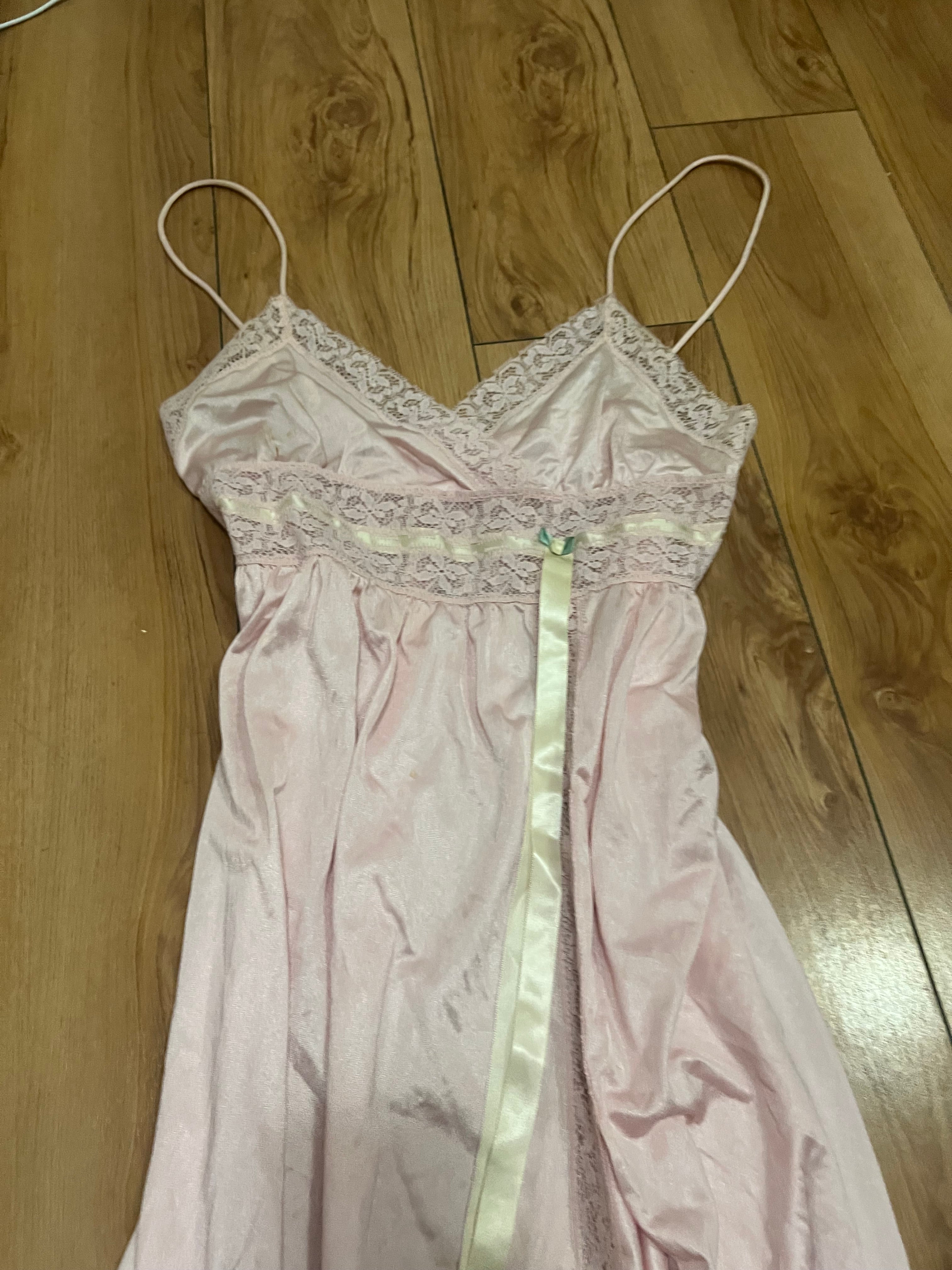 Pink 80’s glamours pink long lacey slip medium