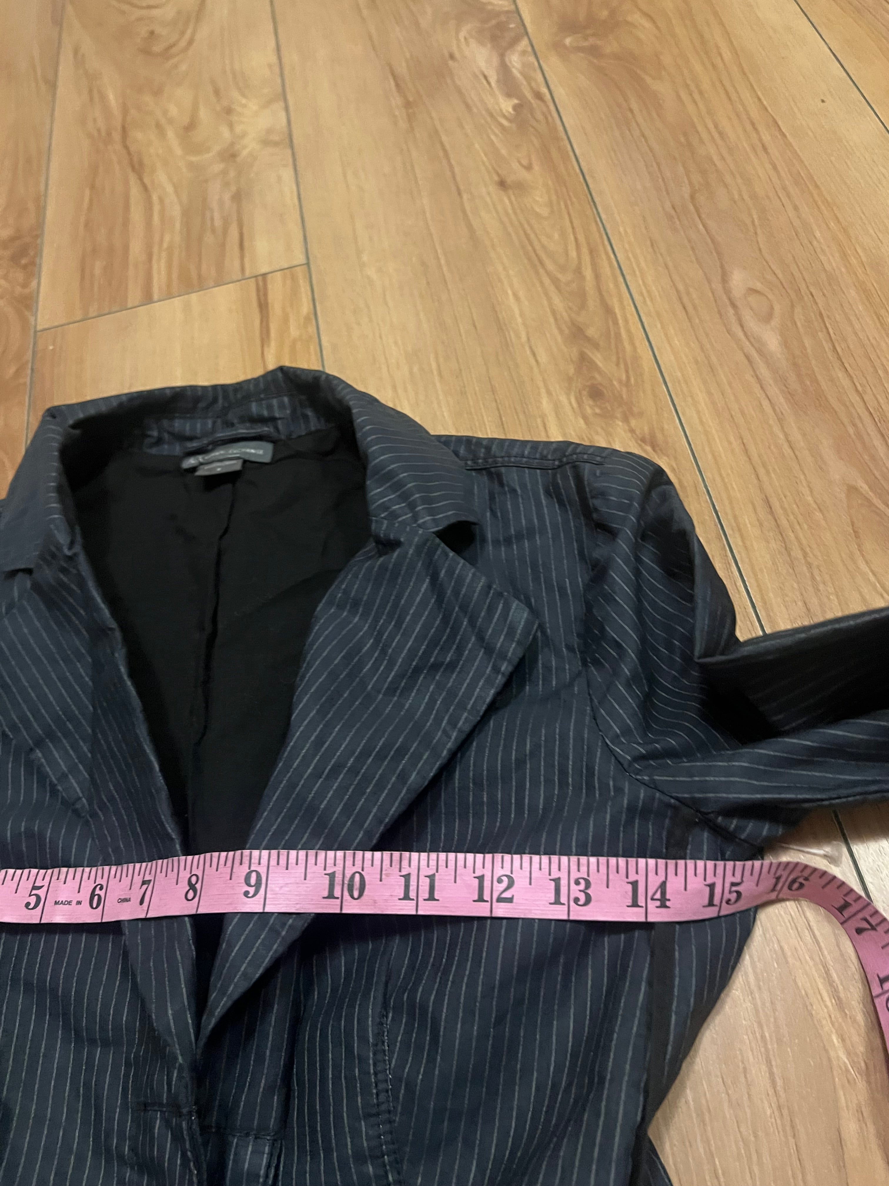 Black grey snatched pinstripe blazer jacket Alice Cullen size small