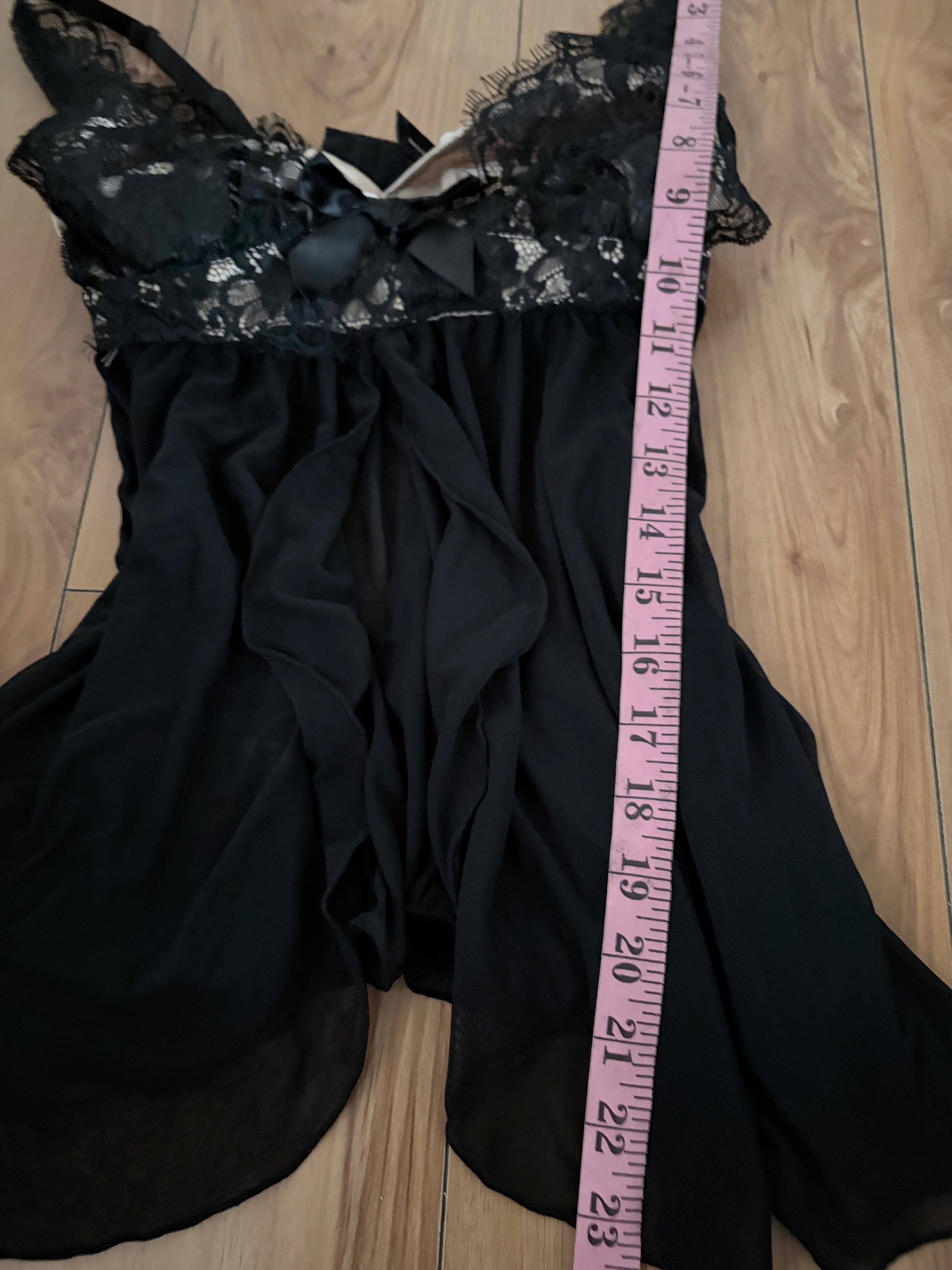 Black rose gold cami  top Frederick’s size small