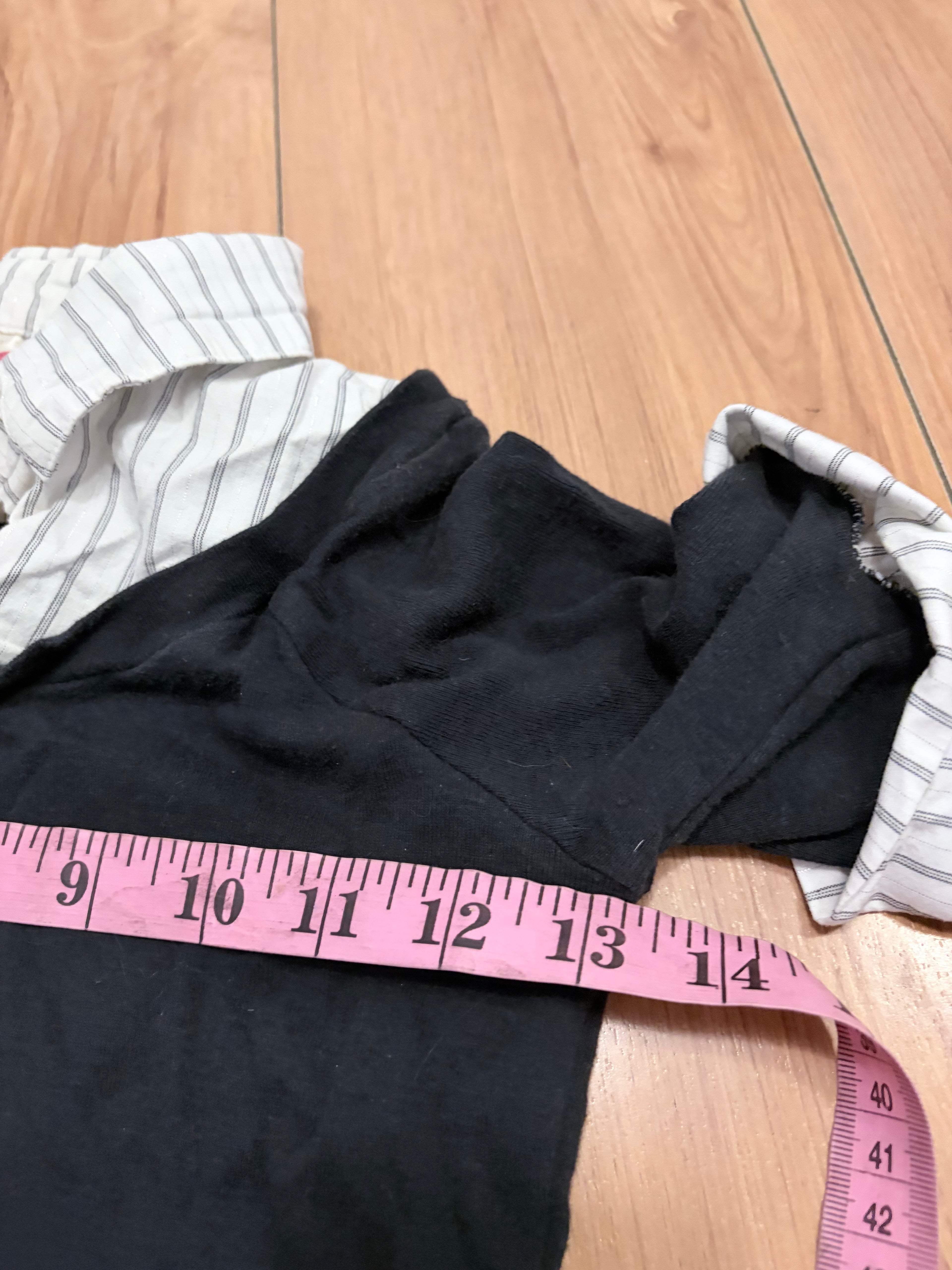 Black white Alice Cullen slim top size xs