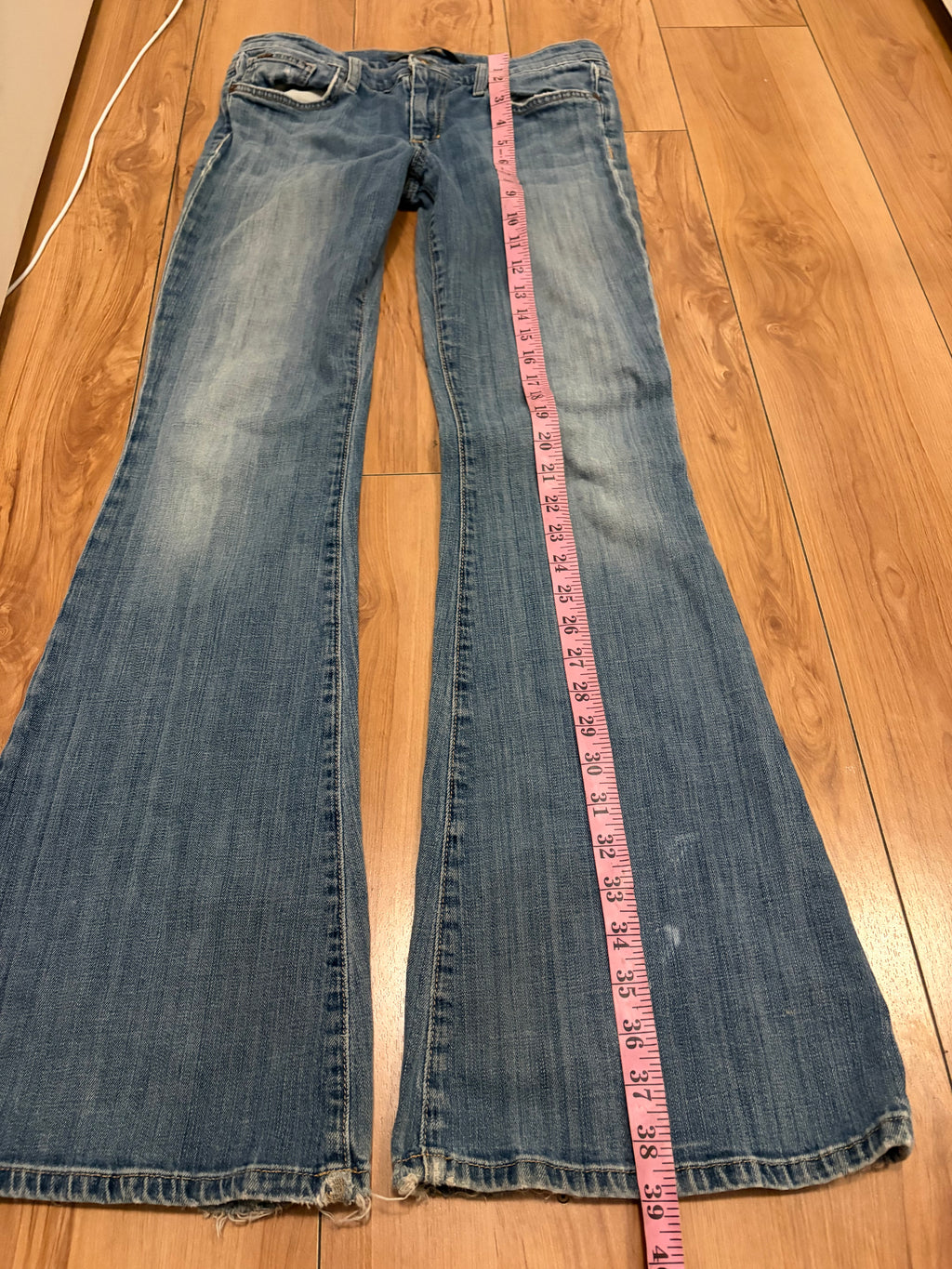 Blue low rise flare boot joes jeans size 28”