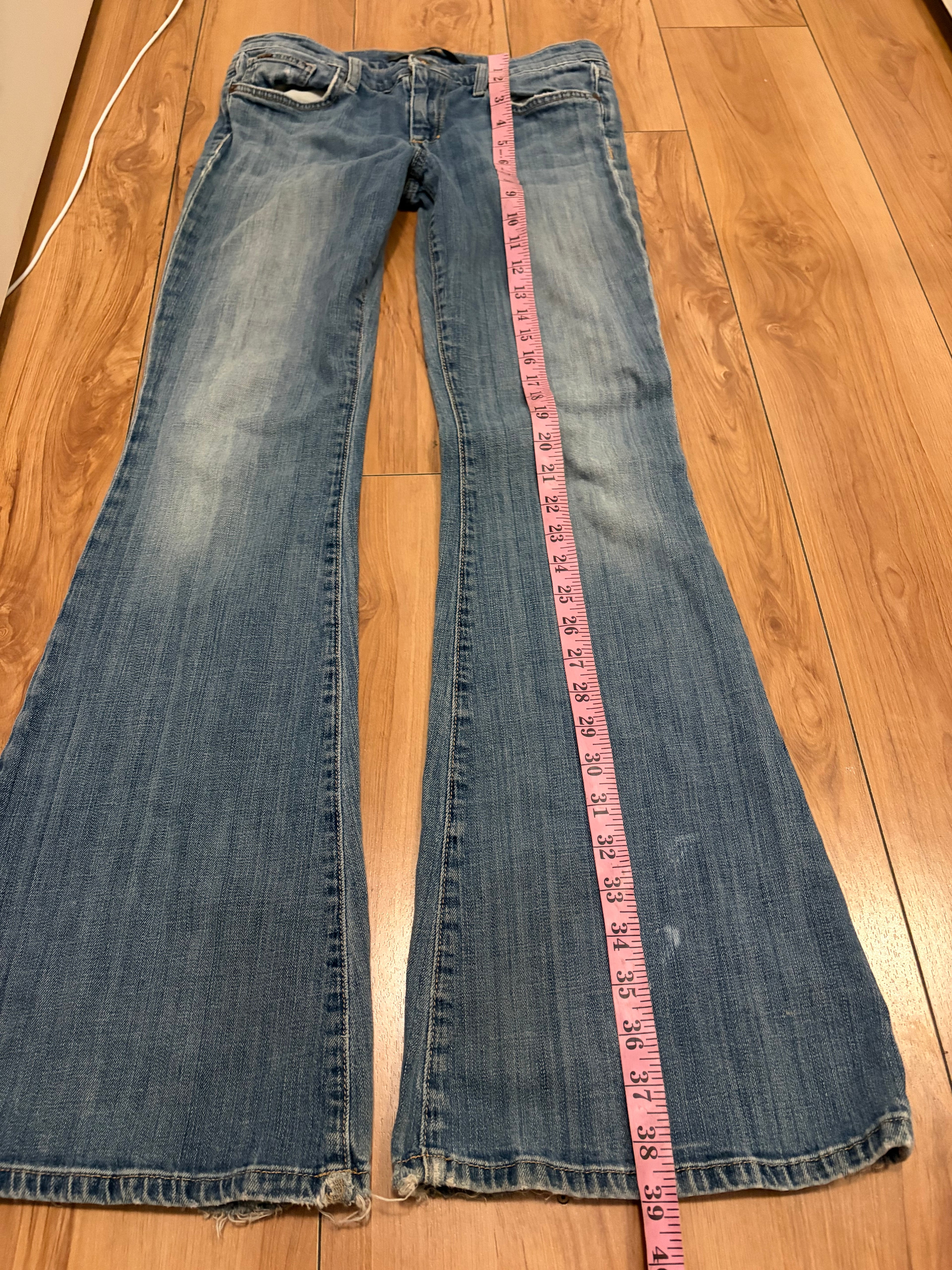 Blue low rise flare boot joes jeans size 28”