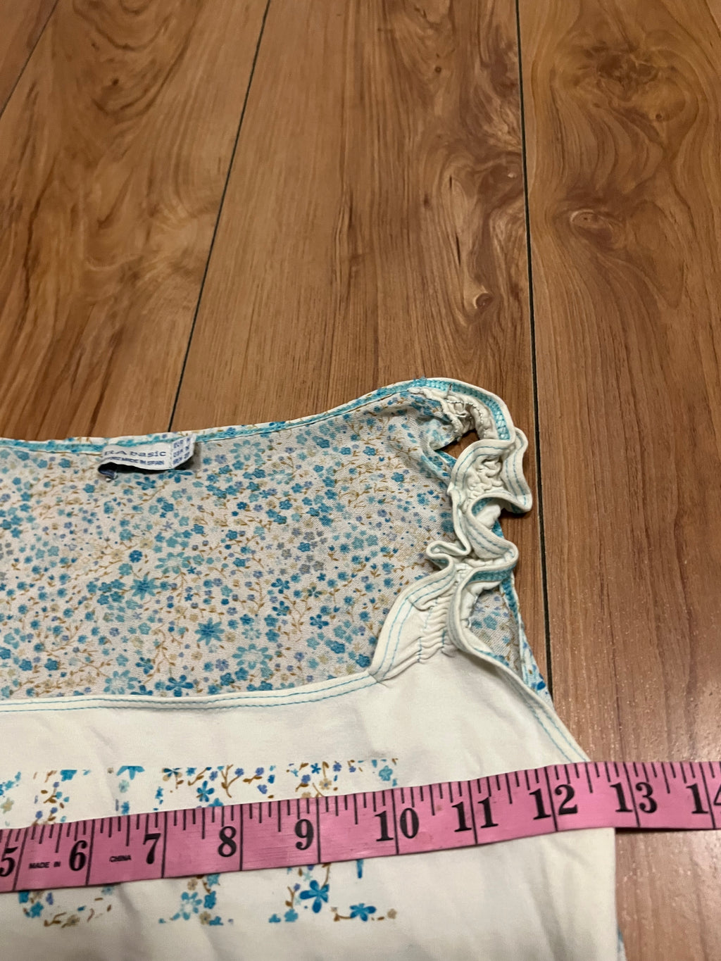 2000’s Zara floral mesh back frilly top cute size small