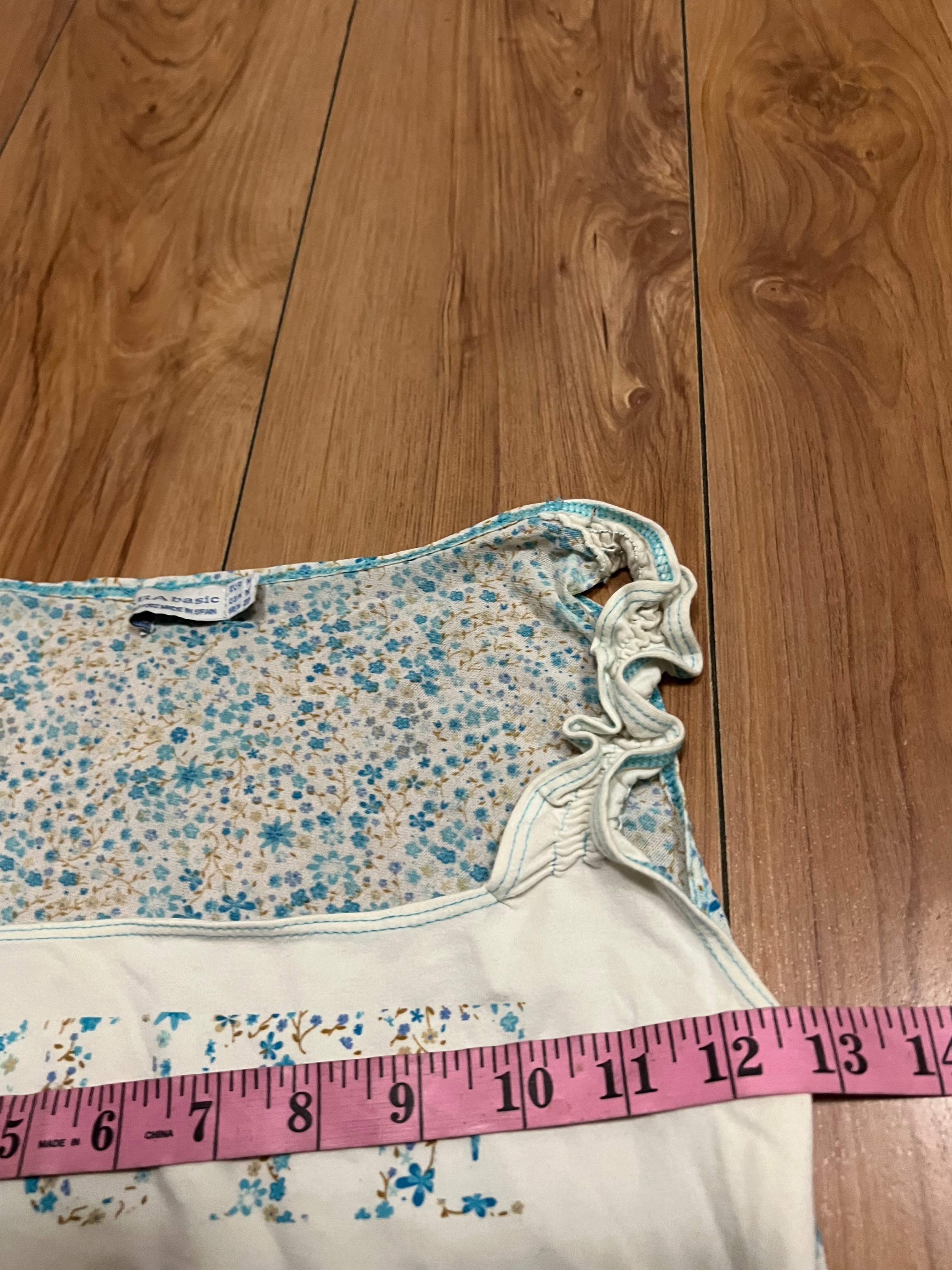 2000’s Zara floral mesh back frilly top cute size small