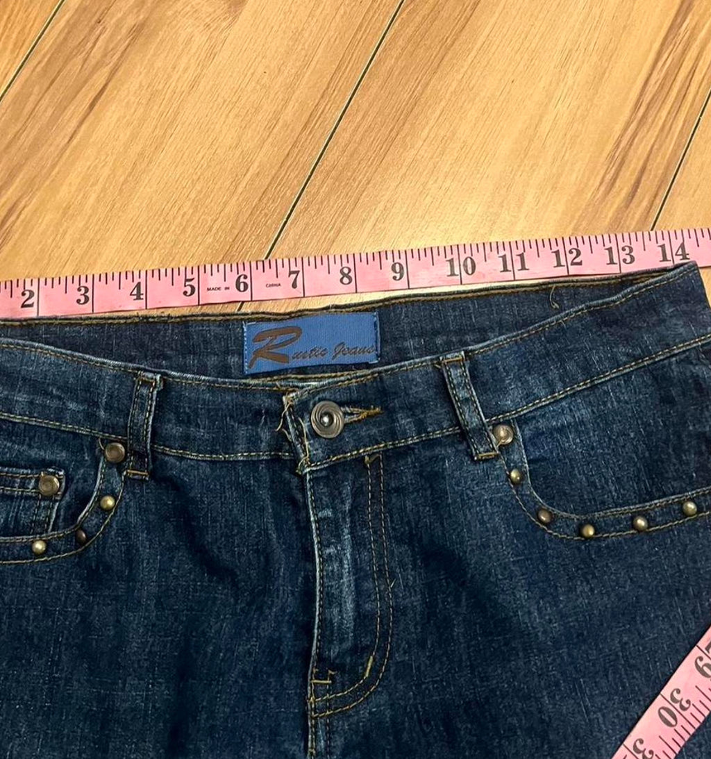Embroidered 90’s low rise flare jeans size medium