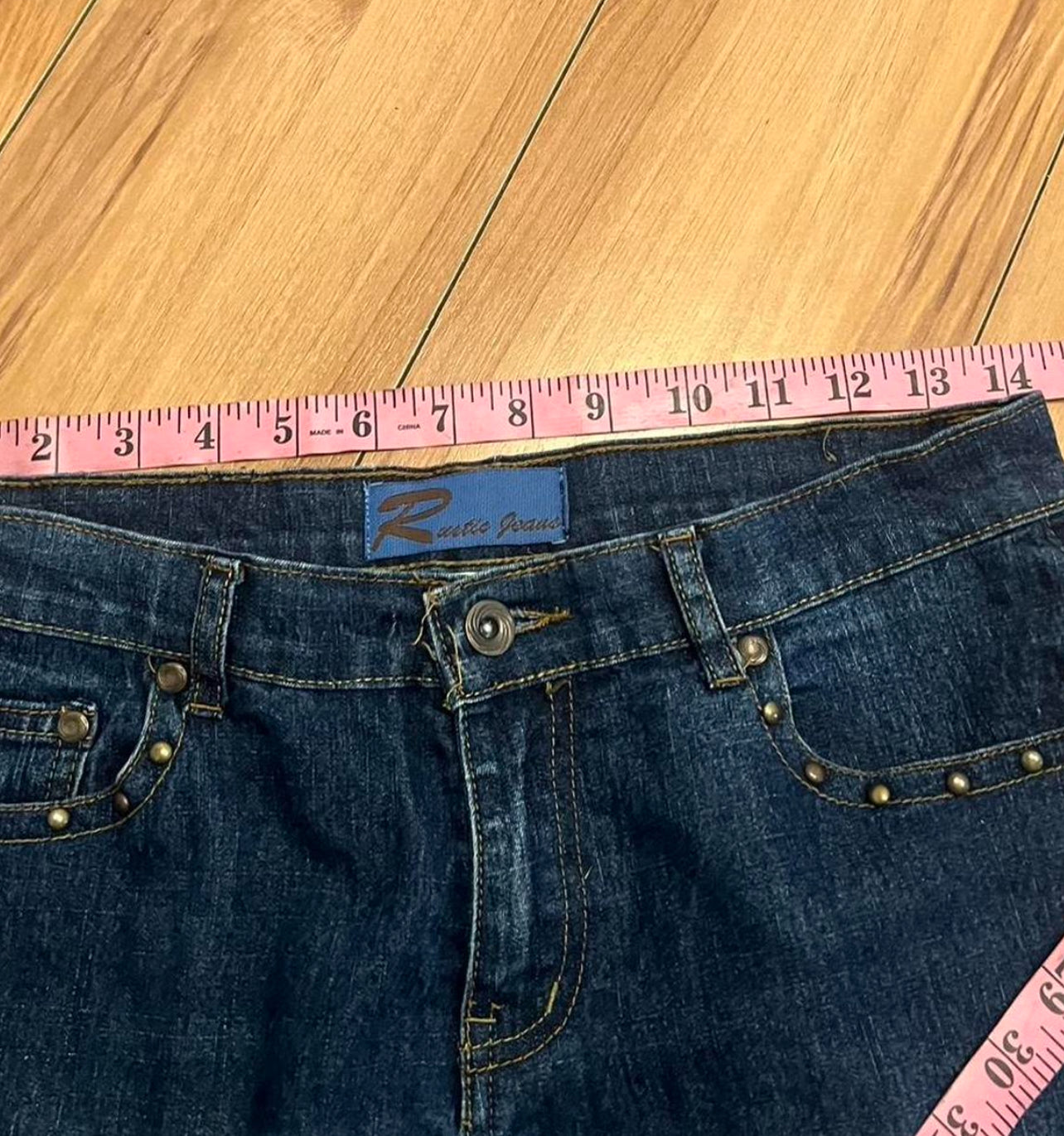 Embroidered 90’s low rise flare jeans size medium